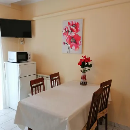 Tomulic Jasna I Miljenko Супетарска-Драга