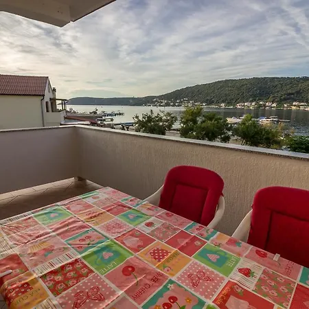 Tomulic Jasna I Miljenko アパート